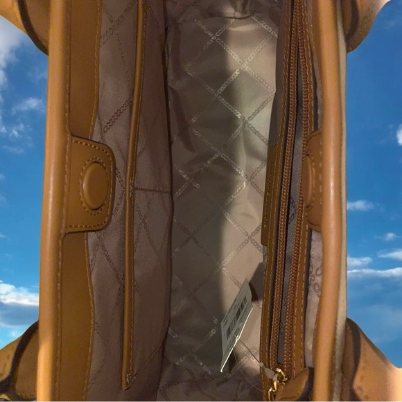 Michael Kors Luisa MD Satchel in Pale Peanut - NWT - Picture 9 of 10